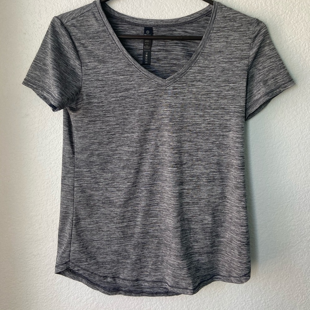Athletic tee